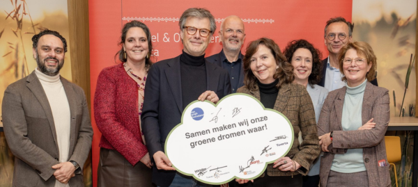 Van Gogh tekent samenwerking  - Leisure