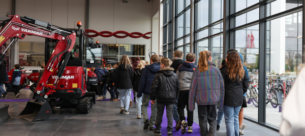 Eerste Dag van de Techniek Hilvarenbeek_ 500 leerlingen ontdekken techniek